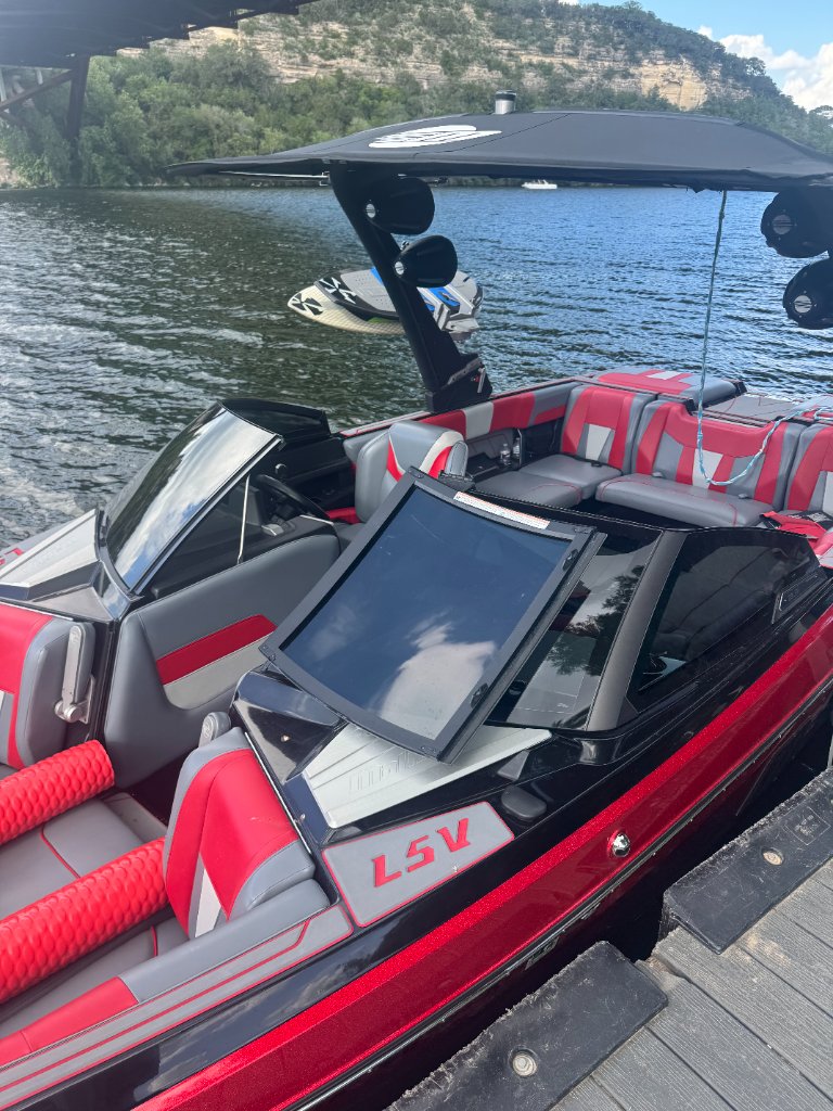2023 Malibu 23' LSV 1
