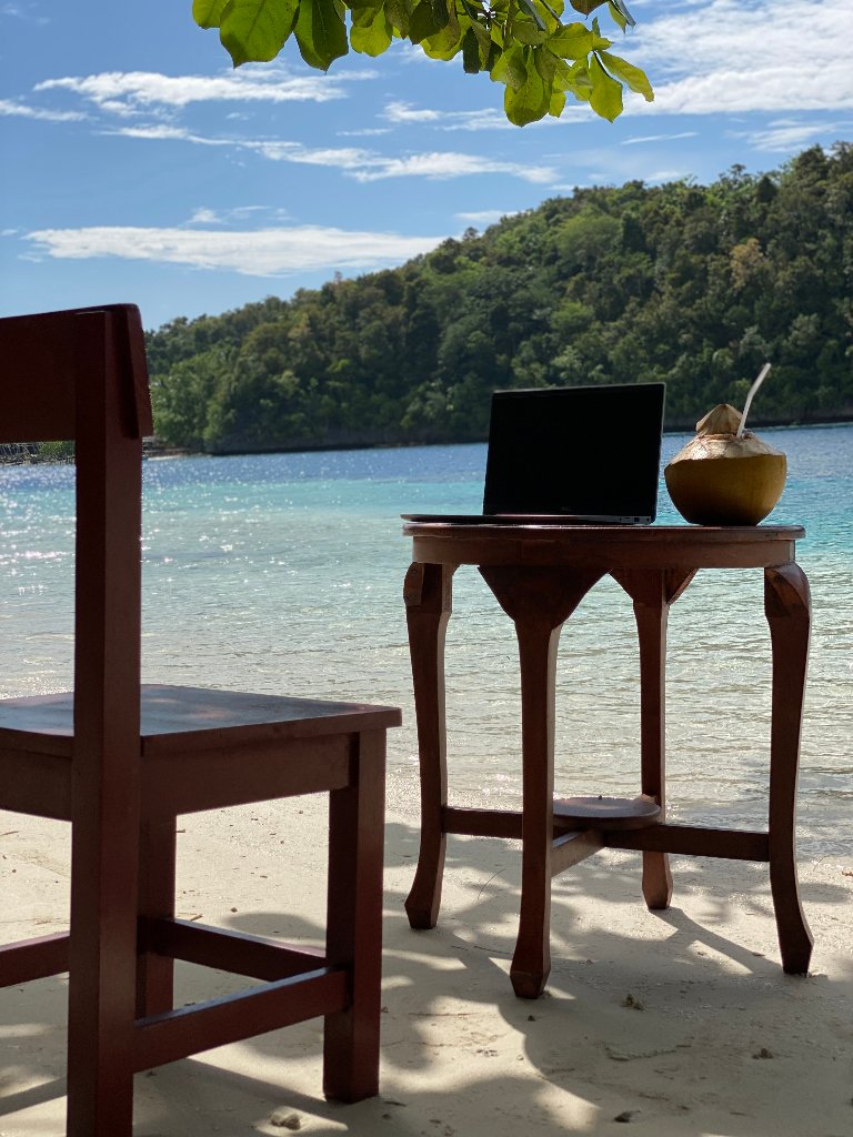 Bungalow 5 - Overwater bungalow at Meos Ambower