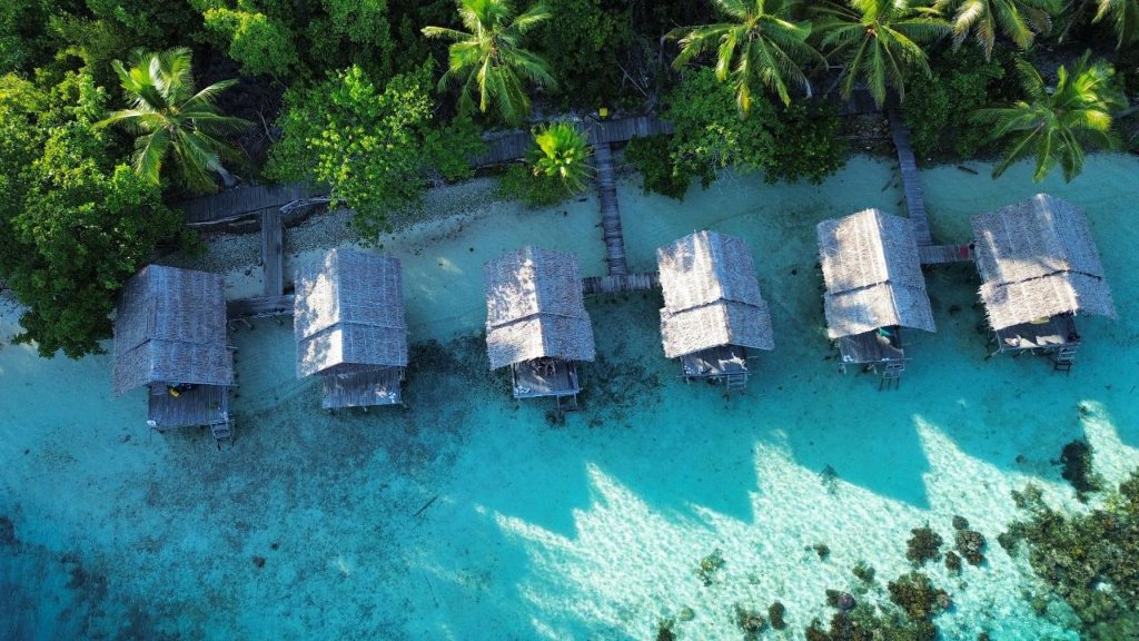 Aerial view bungalow dari atas