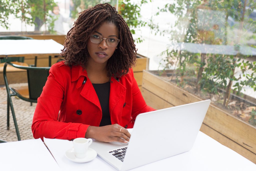Talent africaine recrutée pour un hub distribué piloté depuis l’international