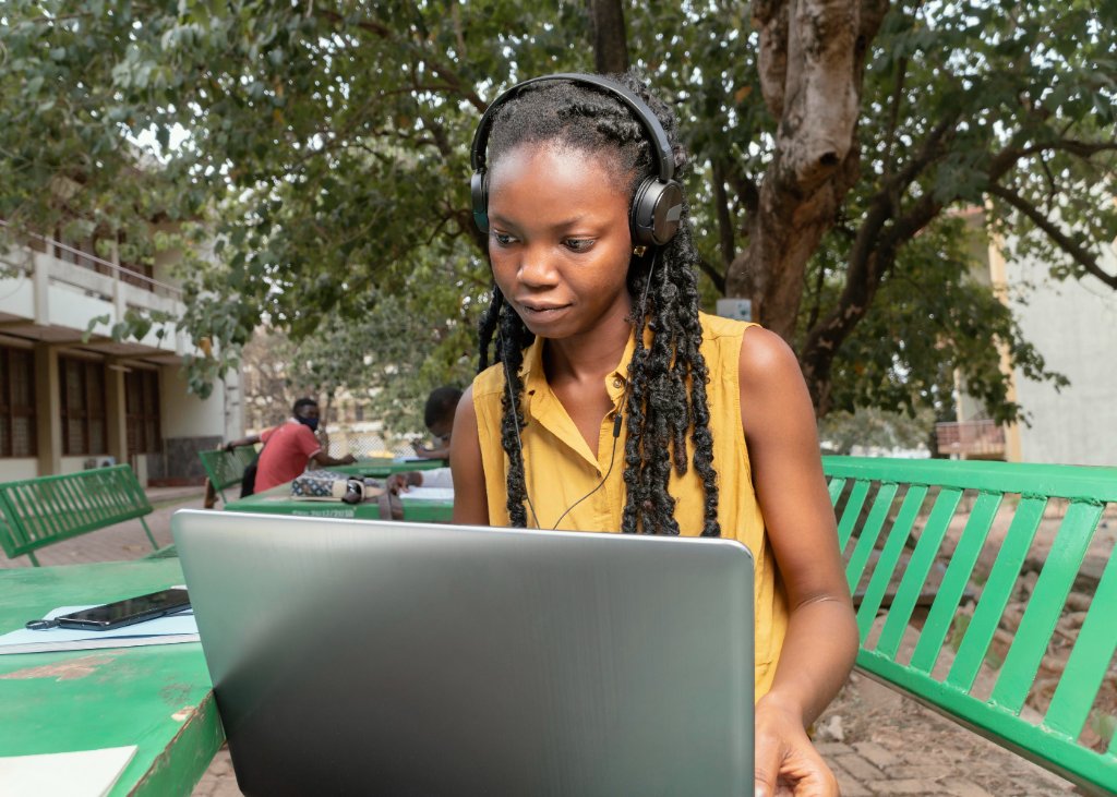 Comment recruter un développeur senior en Afrique en 30 jours : méthode, coûts et benchmark salarial 2026