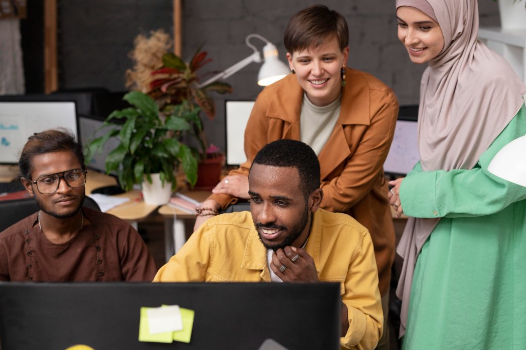 Équipe Kernel Recruit en revue de shortlist, recruteurs et talents africains diversifiés