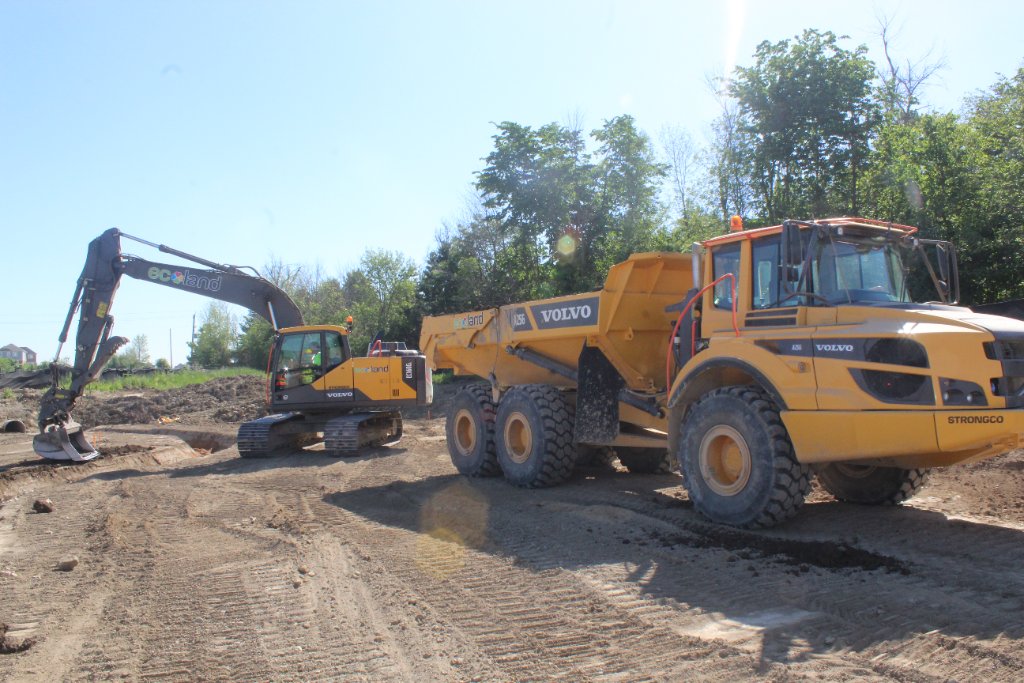 Volvo excavator and articulated truck