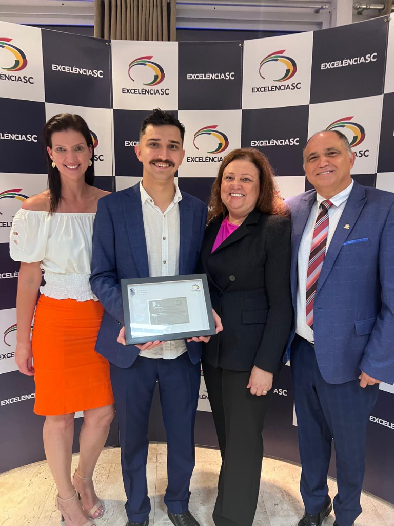 Equipe Suprema premiada no Excelência SC