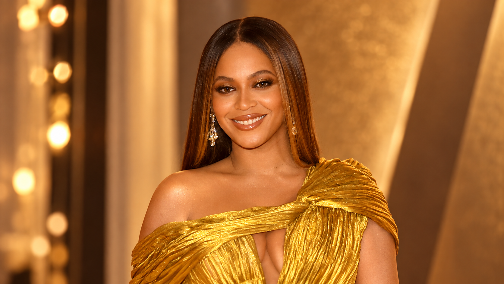 Beyoncé at the Urban Music Awards