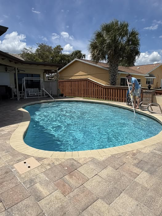 Pool Brushing by Barefoot Pool Services