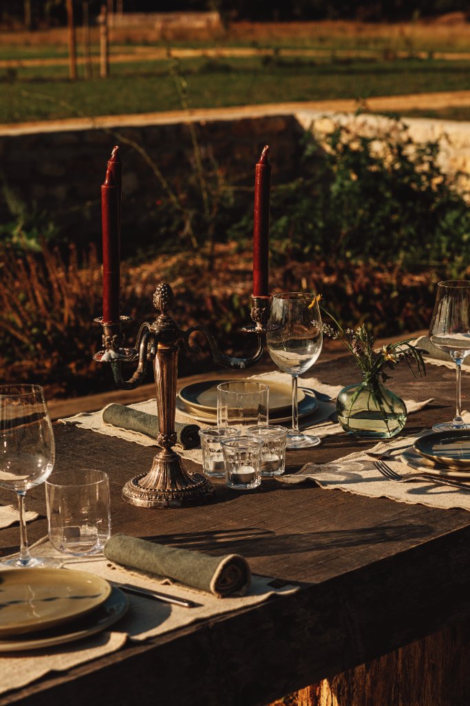 Détail de table — chandeliers