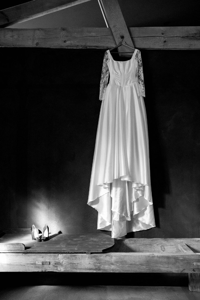 Robe de mariée suspendue