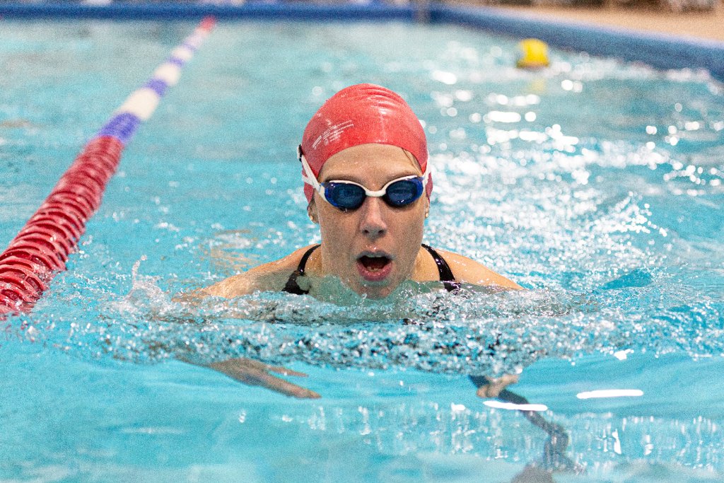 Adult breaststroke in lane