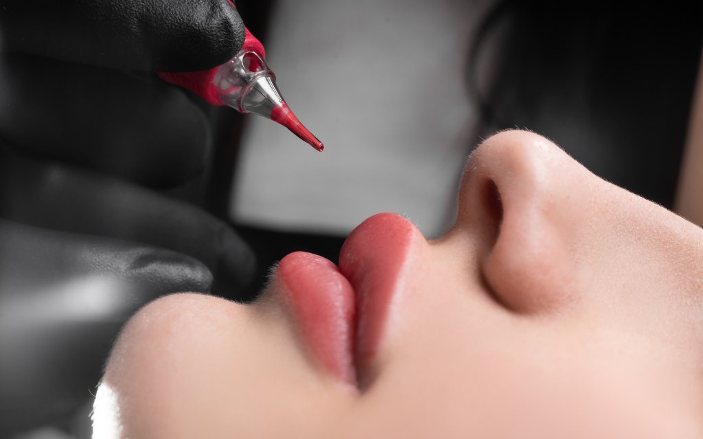 Categoría de Maquillaje semipermanente - micropigmentación capilar-piercing en Clínica ISIS Benalmádena