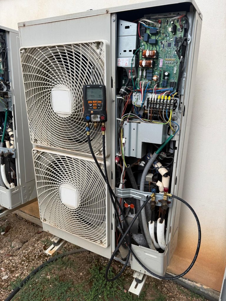 Revisión y carga de gas en bomba de calor Daikin