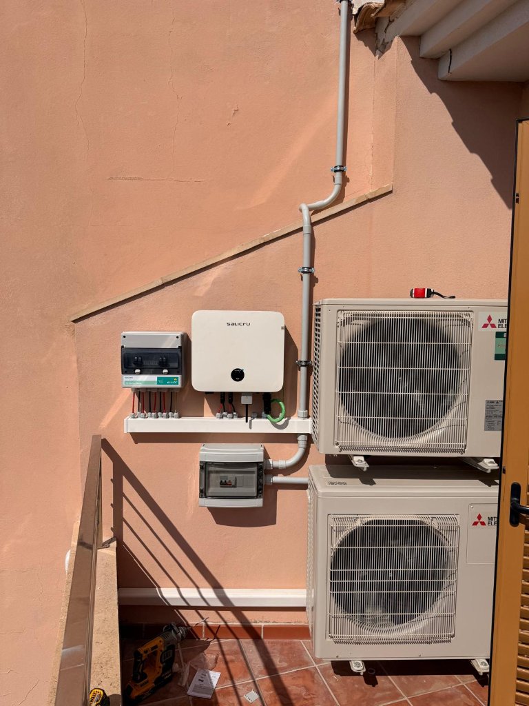 Instalación combinada fotovoltaica y climatización Mitsubishi