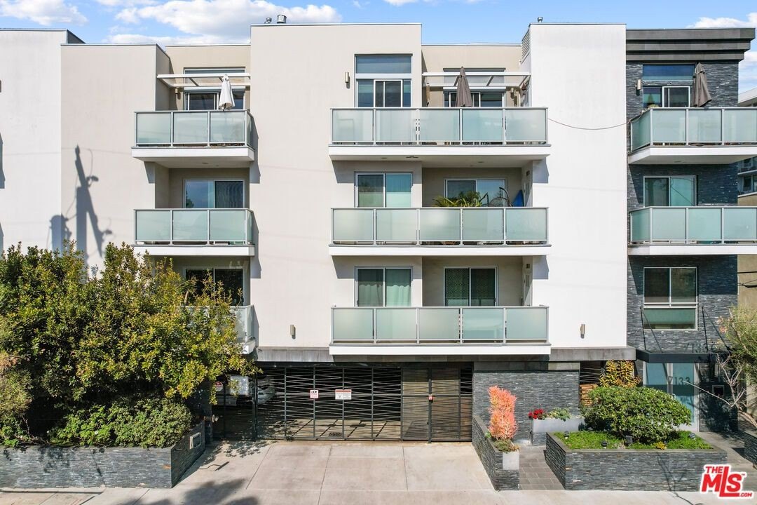 7133 Hawthorn