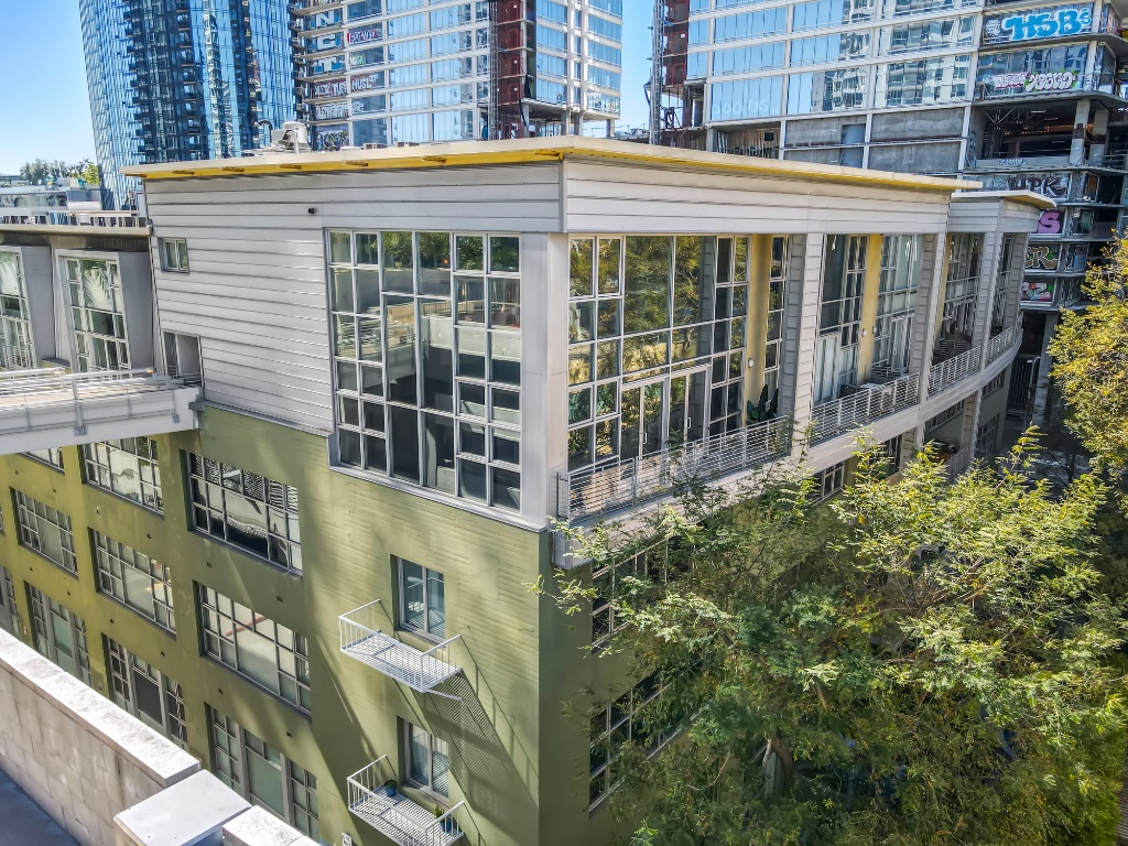 Flower Street Lofts