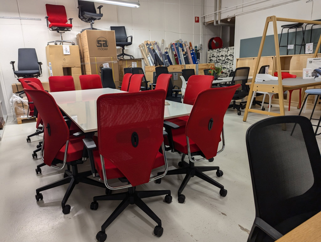 Outlet furniture