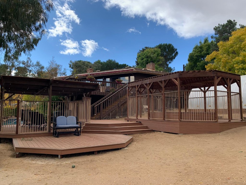Custom Timbertech PVC Deck & Patio Cover & Custom Bench