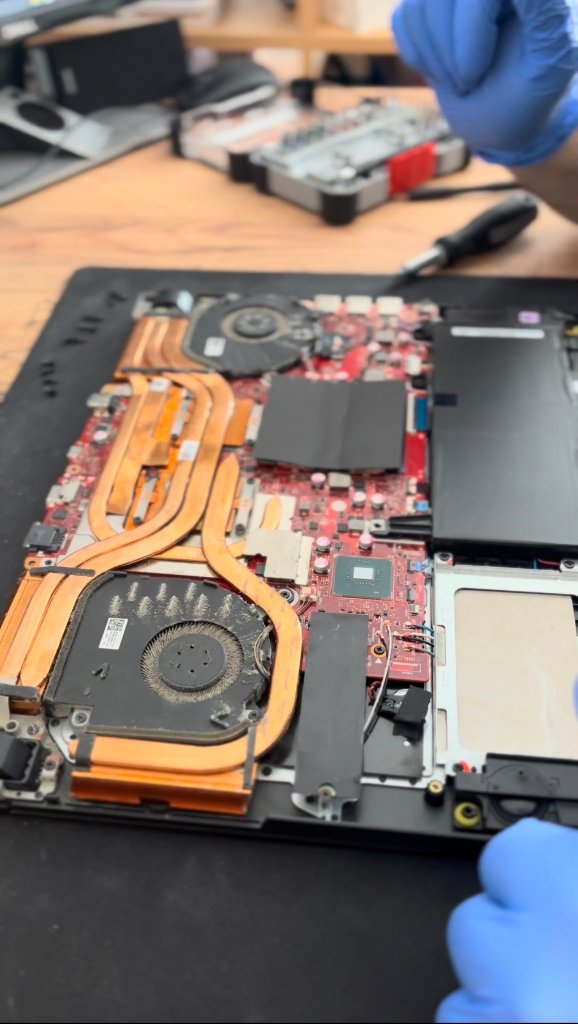 Laptop javítás folyamatban