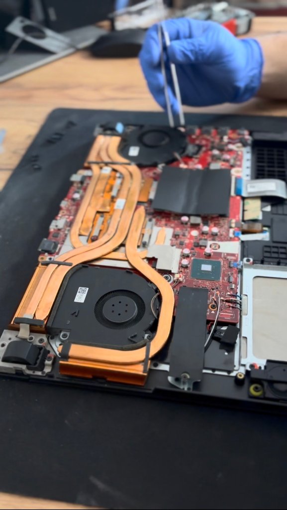 Laptop alaplap tisztítása