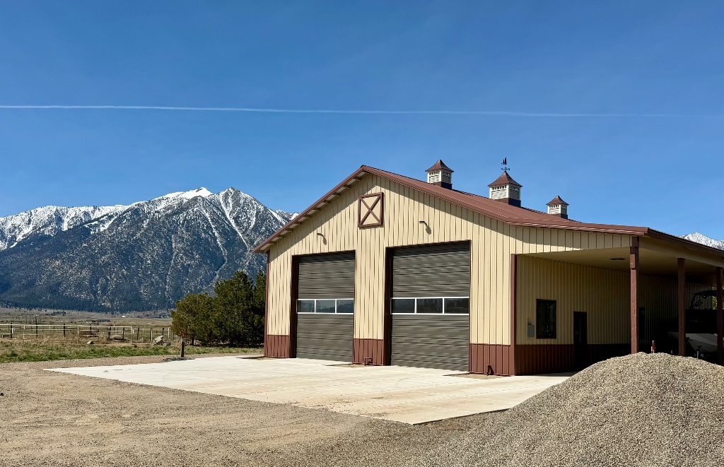 Pole building with covered porch in Minden Nevada by Hoyle Construction — Gardnerville steel and pole building contractor serving Carson Valley
