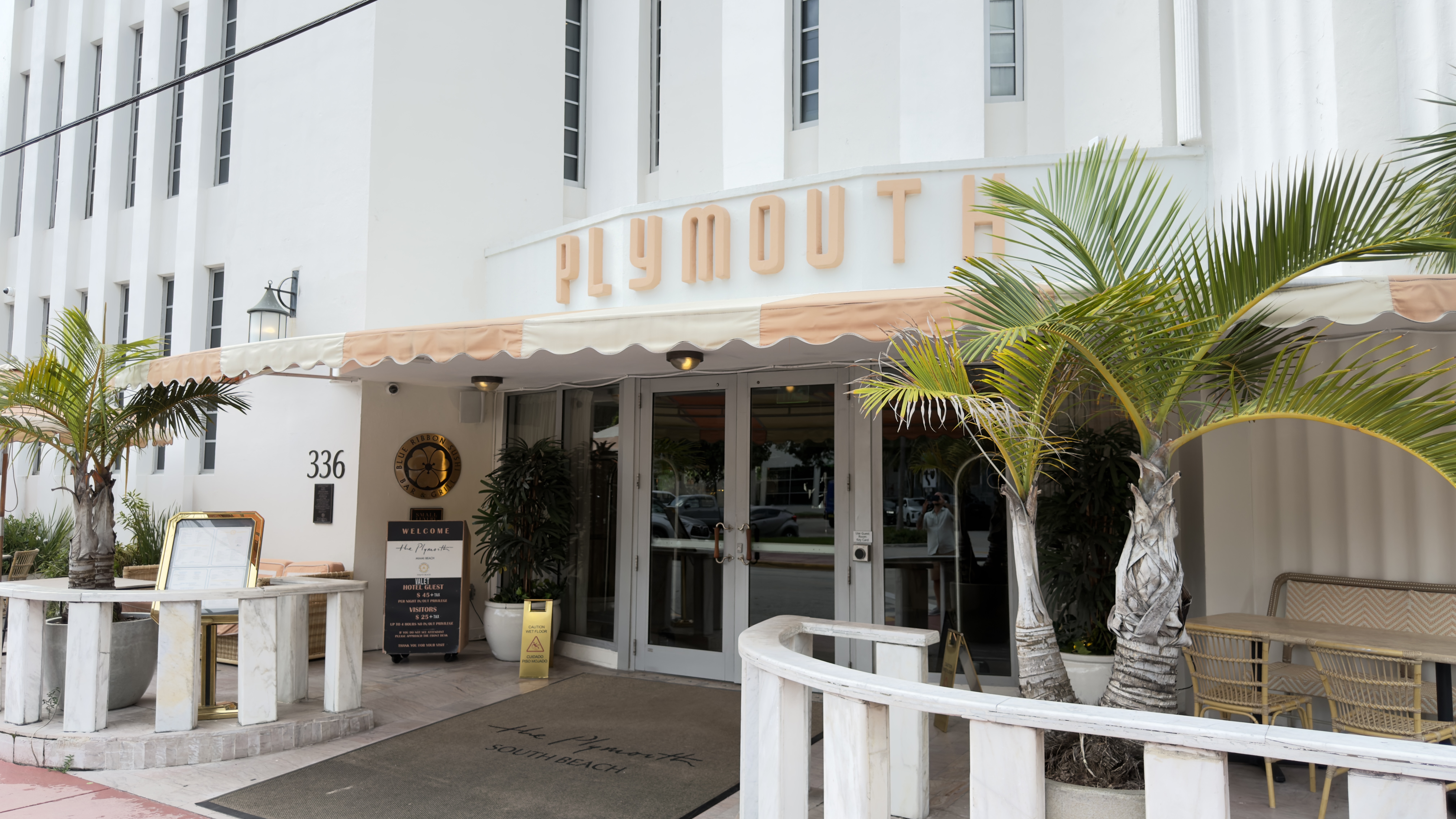 Miami Beach Hotel Arrival | SignalTide Guest Journey Field Observation Miami Beach hotel entrance observed by SignalTide during a hotel guest journey field review