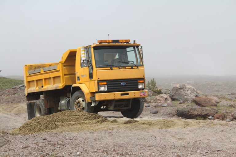 UTTO vs TO-4 - construction truck