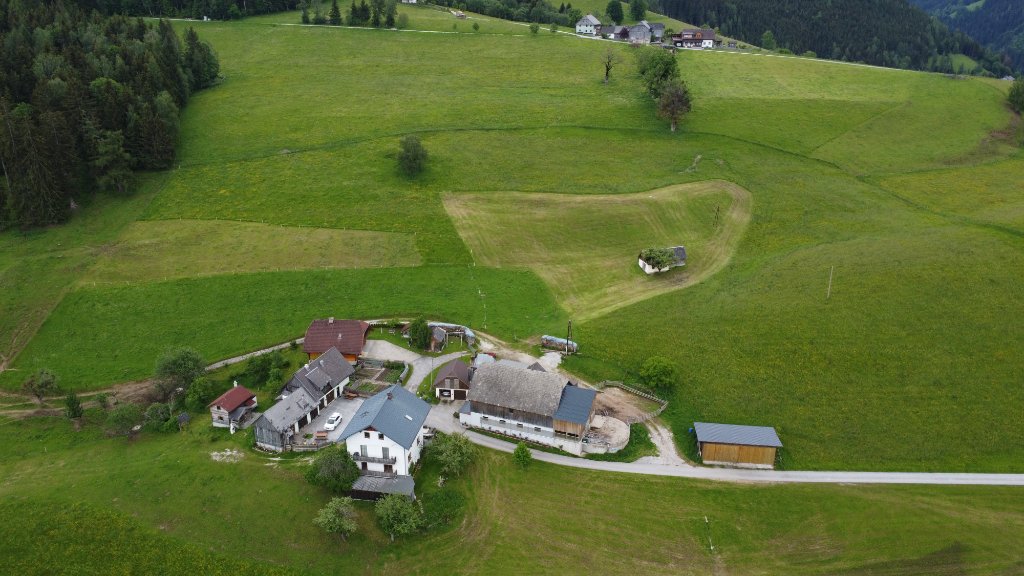 Der Pichlerhof am Sonnberg aus der Luft