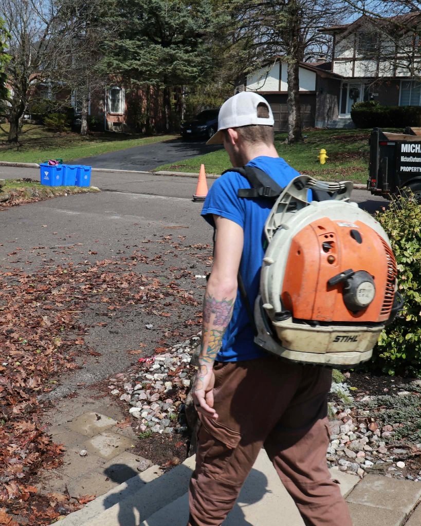 Curbside leaf clearing