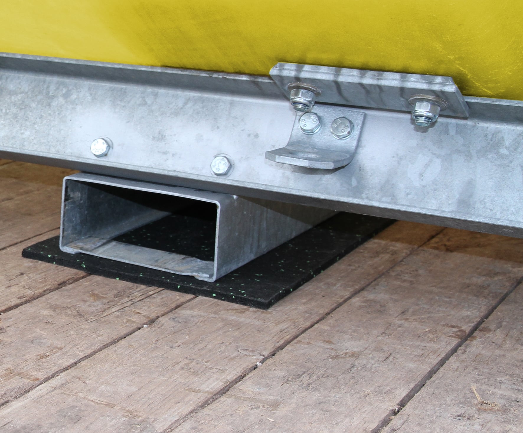 Forklift pockets for equipment tank 6000 l