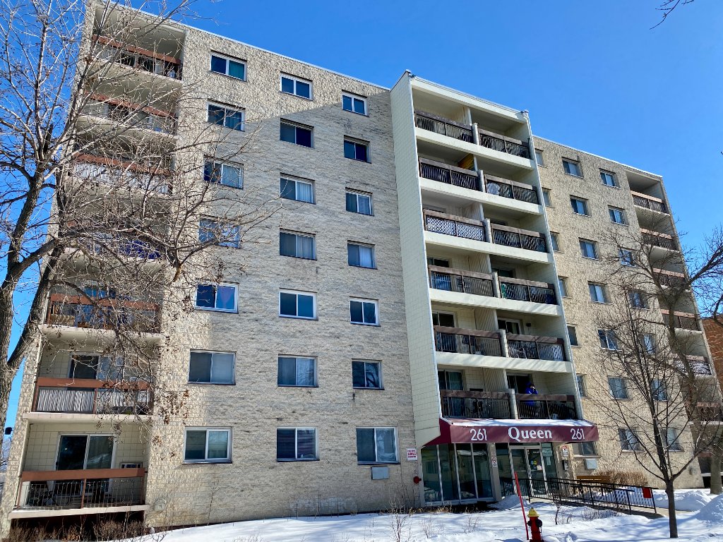 #703 — 261 Queen Street