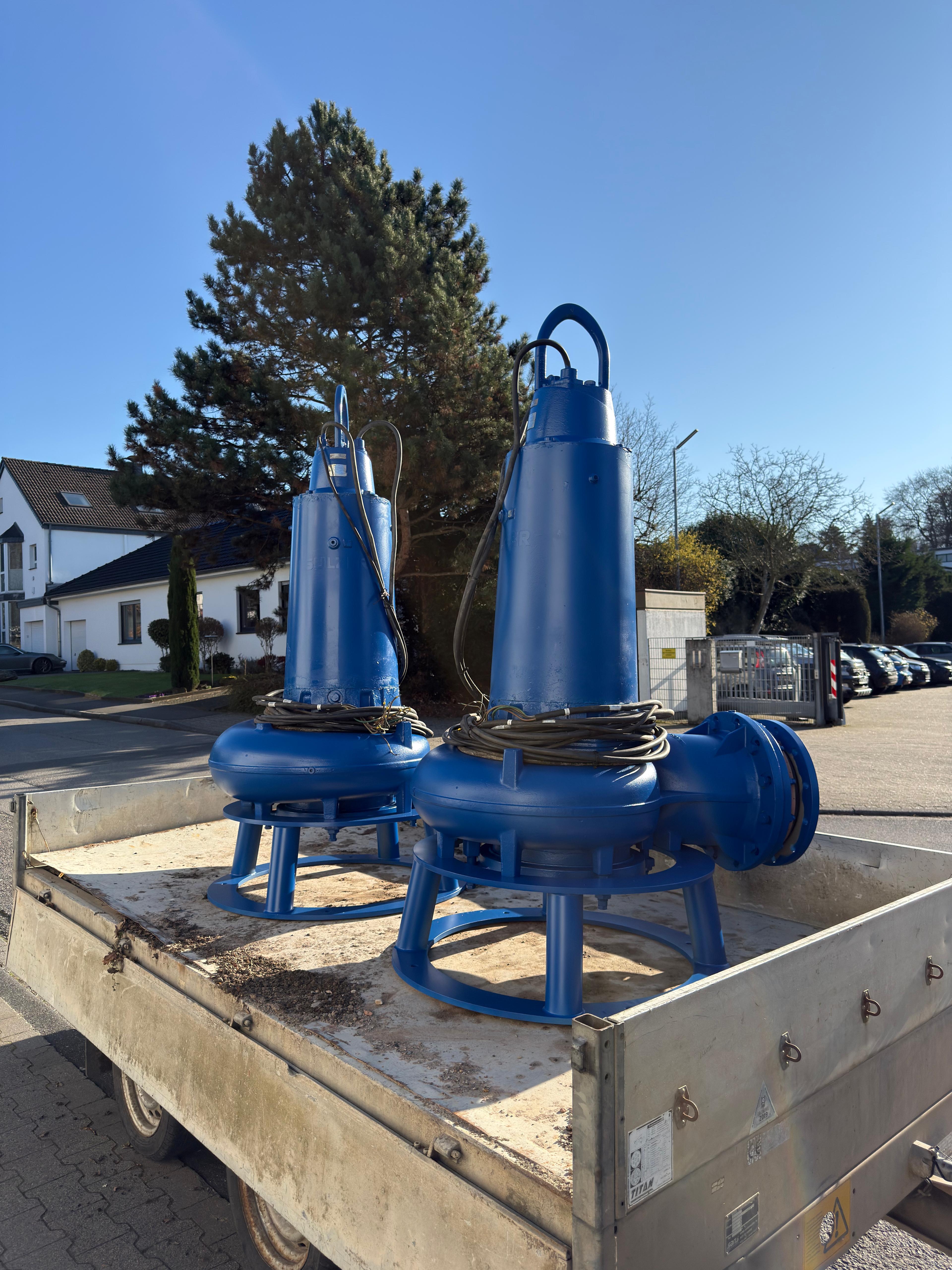 Großpumpen auf dem Weg