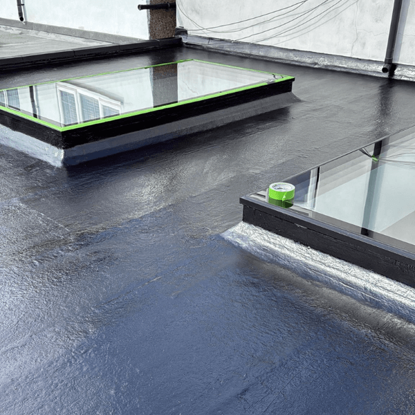 HBS200 flat roof with rooflights — waterproof membrane detailing