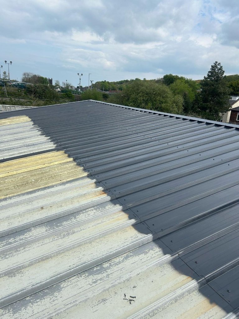 Aliphatic protective coating applied to industrial roof — Forti Nova project