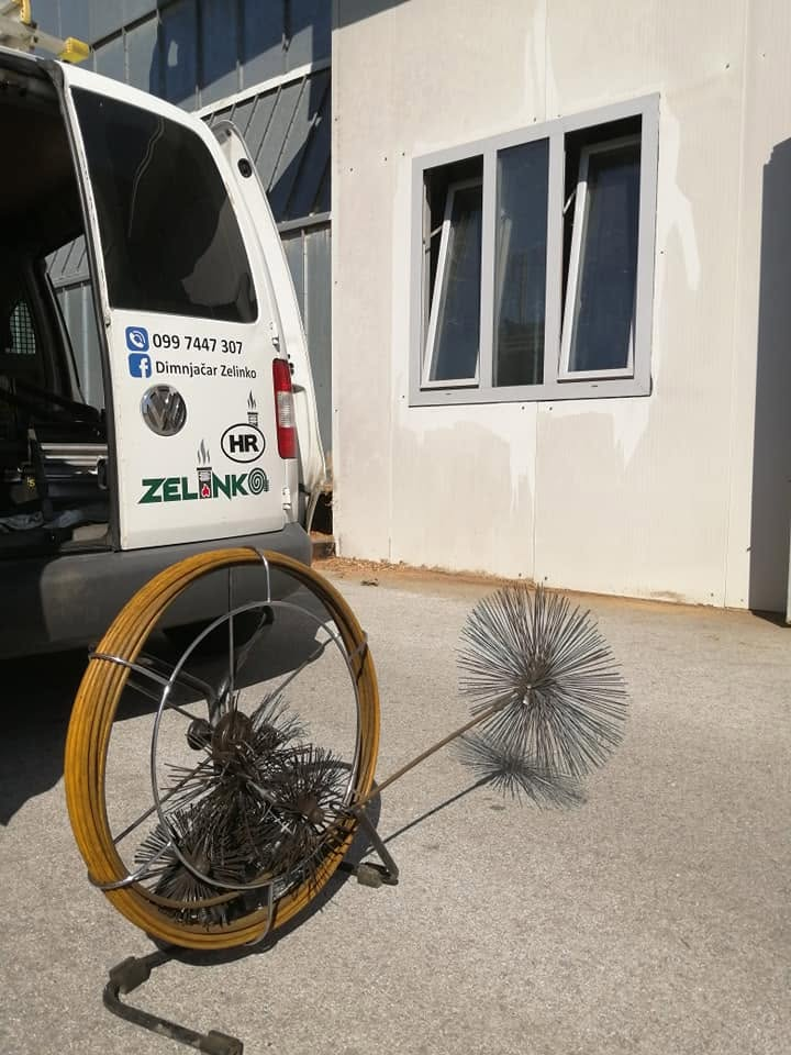 Dimnjačar Zelinko — oprema i vozilo