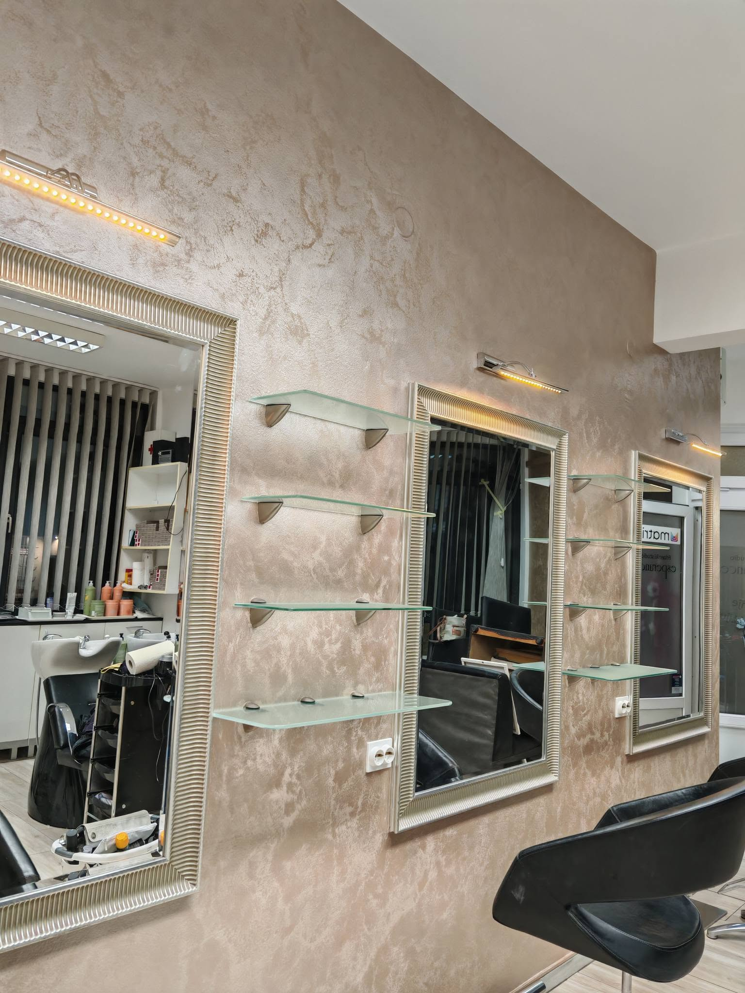 Salon sa zrcalima