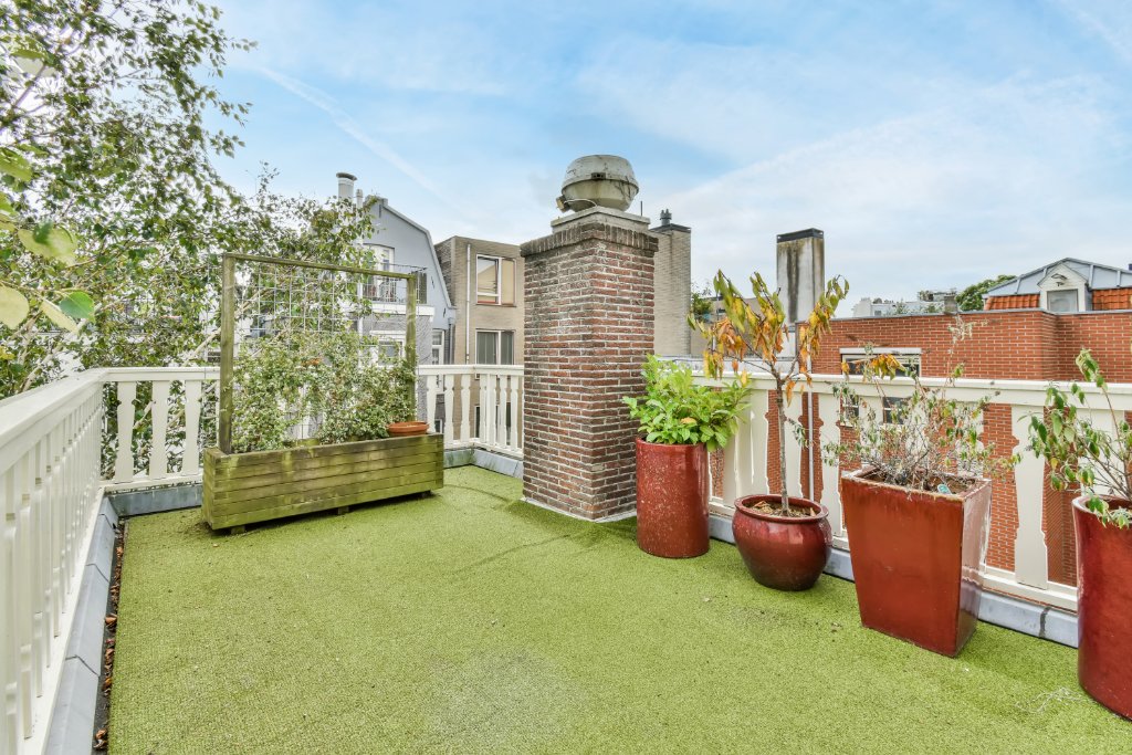 Planters & Landscaping