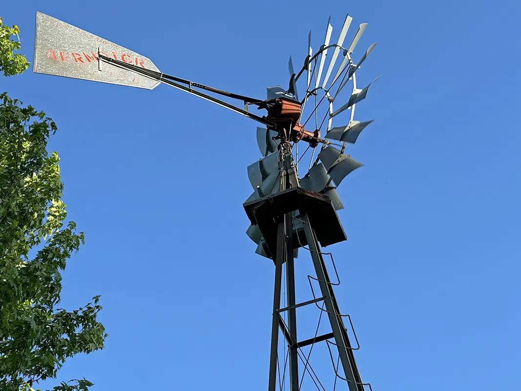 Farmstead windmill