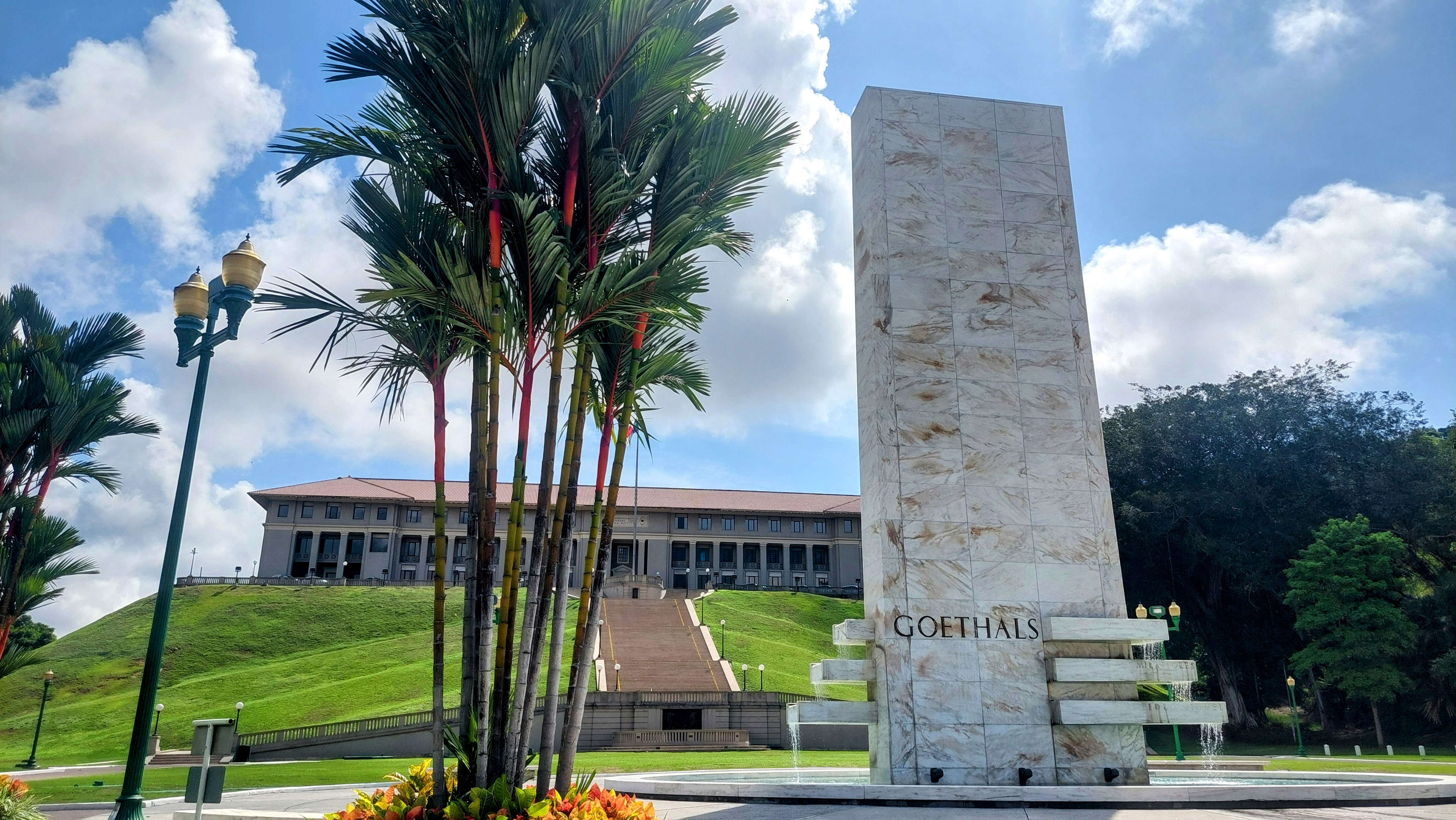 Goethals Monument & historic architecture