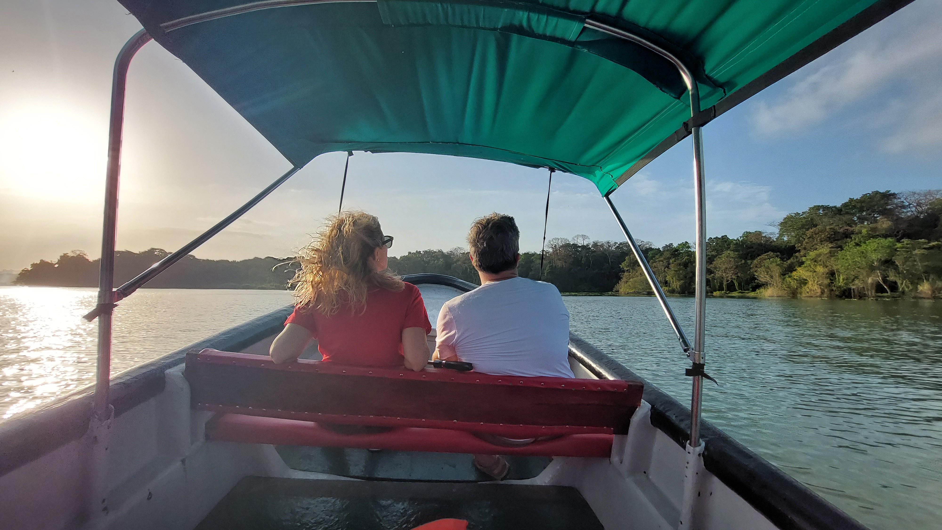 Boat tour on Gatún Lake
