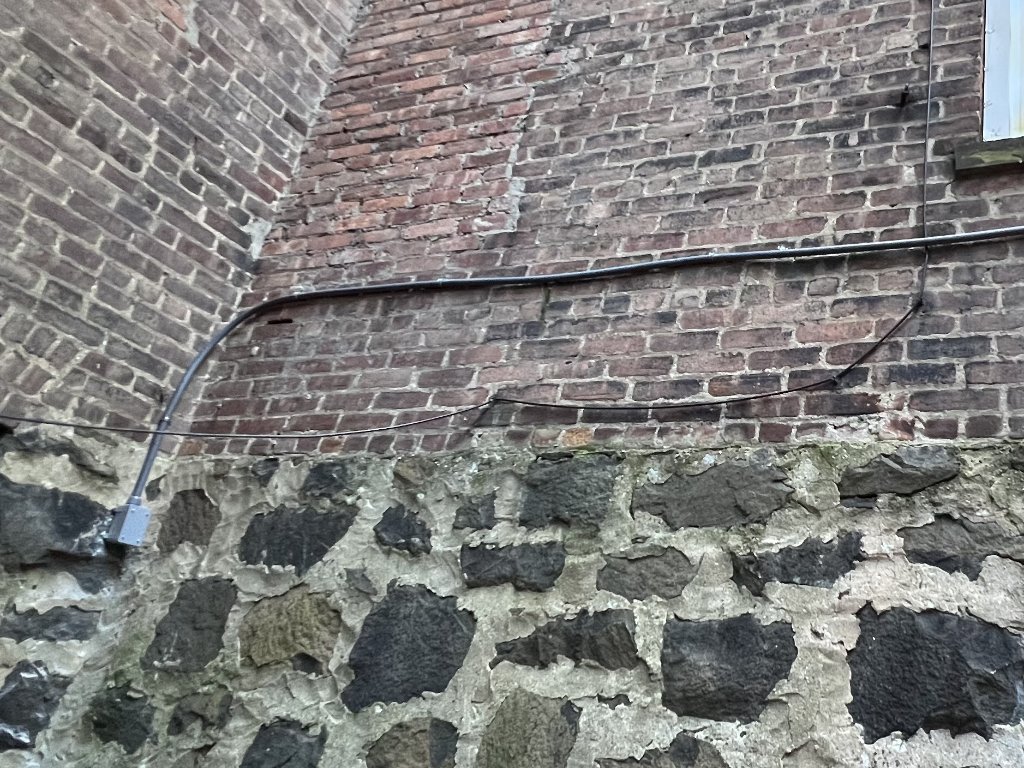 Exterior Cable Routing