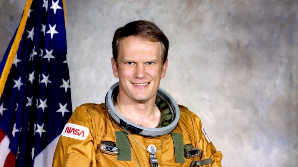 Official NASA portrait of Karol J. Bo Bobko