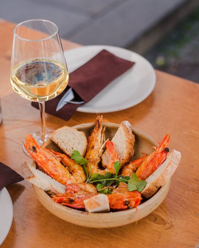 Gambas com vinho branco