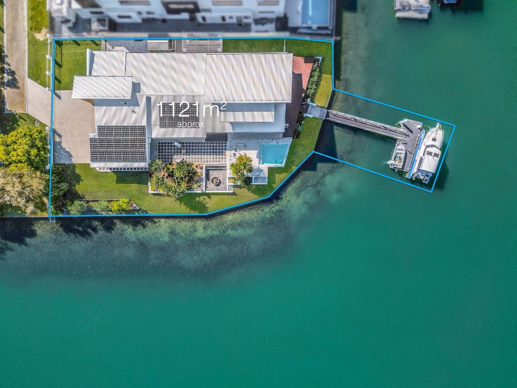 Waterfront estate — aerial land boundary 1121m²
