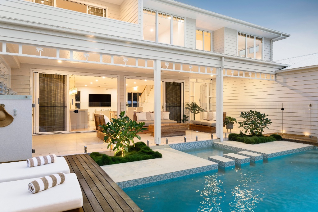 Coolibah Street — pool and spa with stepping stones