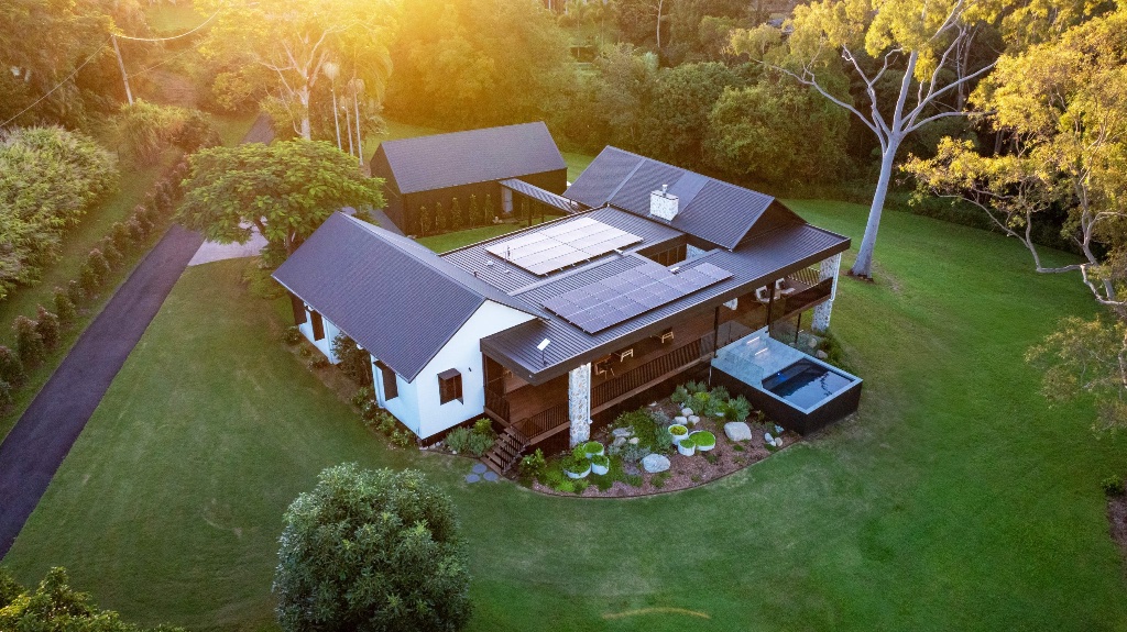 Tinbeerwah Road — open plan dining with hinterland views