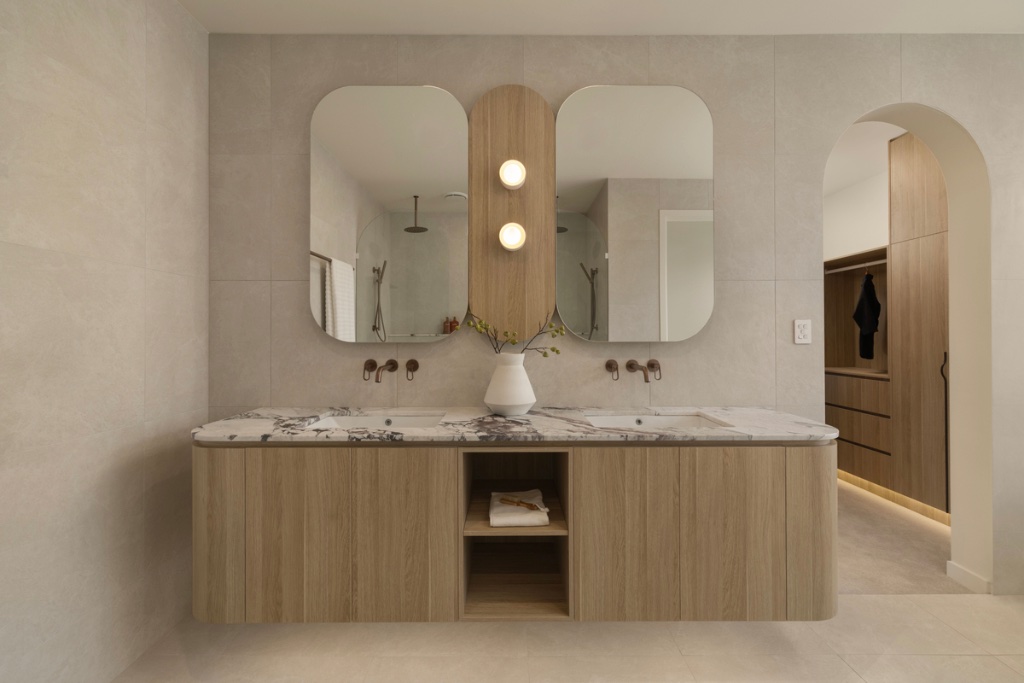 Holland Park — ensuite double vanity