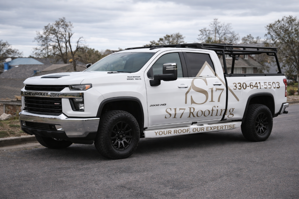 S17 Roofing Truck