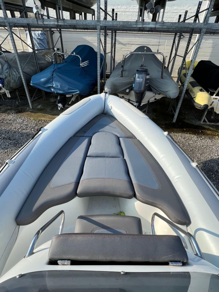 RIB V-Seating — Two-Tone Grey