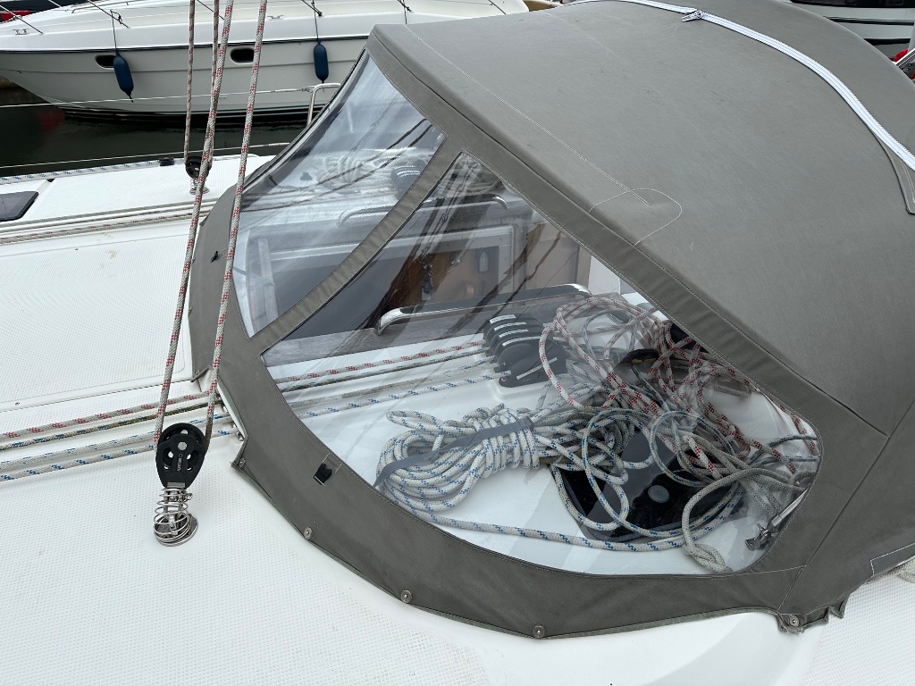 Grey Sprayhood — Catamaran