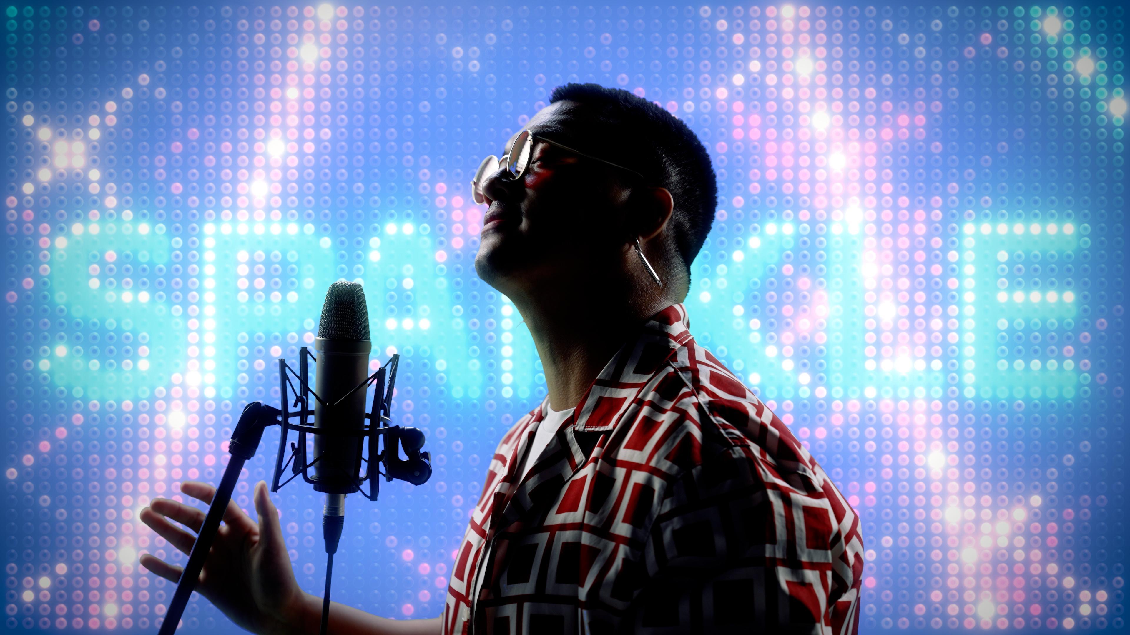 Gareth Fernandez & The Mommashop