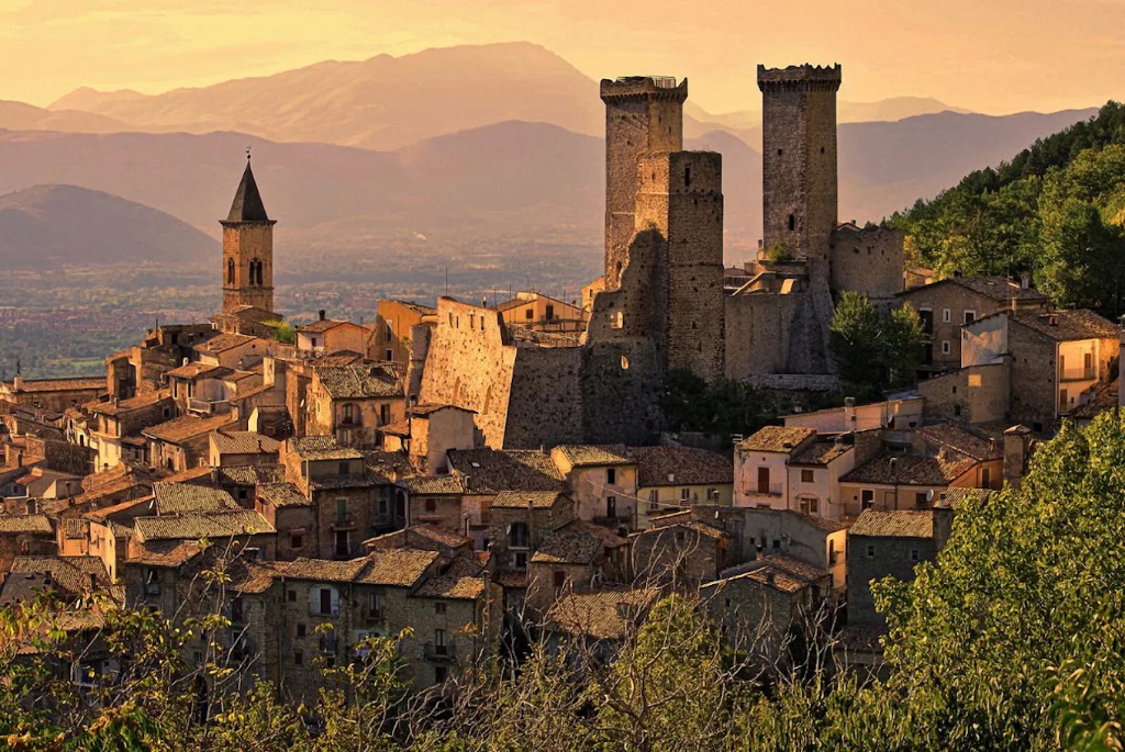 Castello Caldora (Castello Cantelmo)